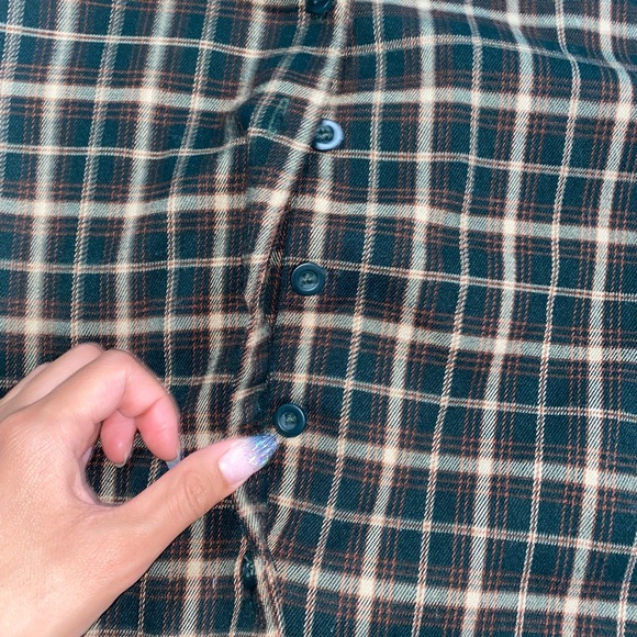 brandy melville cropped button up - Picture 2 of 4